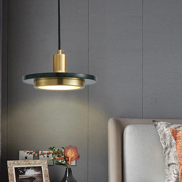 Nowoczesna Lampa Wisząca z Detalem w Stylu Marmuru