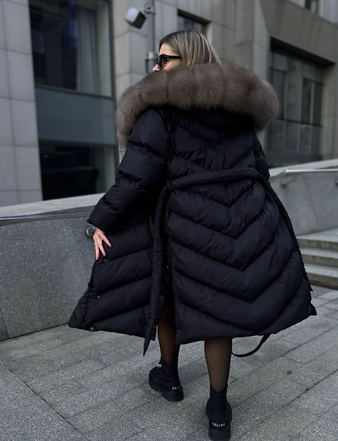 Brionyra – Elegancka kurtka zimowa z futrzanym kołnierzem