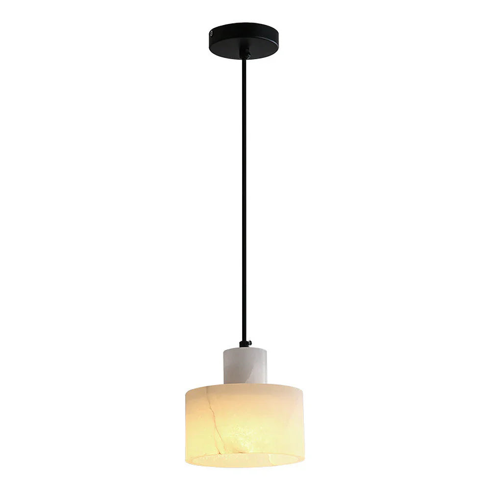 Wisząca Lampa z Marmurowym Kloszem – Minimalistyczna Elegancja