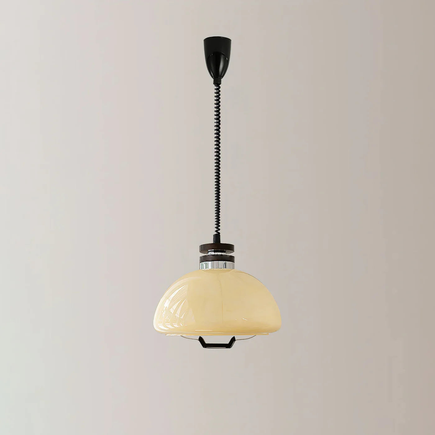 Wisząca Lampa Retro Bauhaus – Klasyczny Design w Nowoczesnym Wydaniu