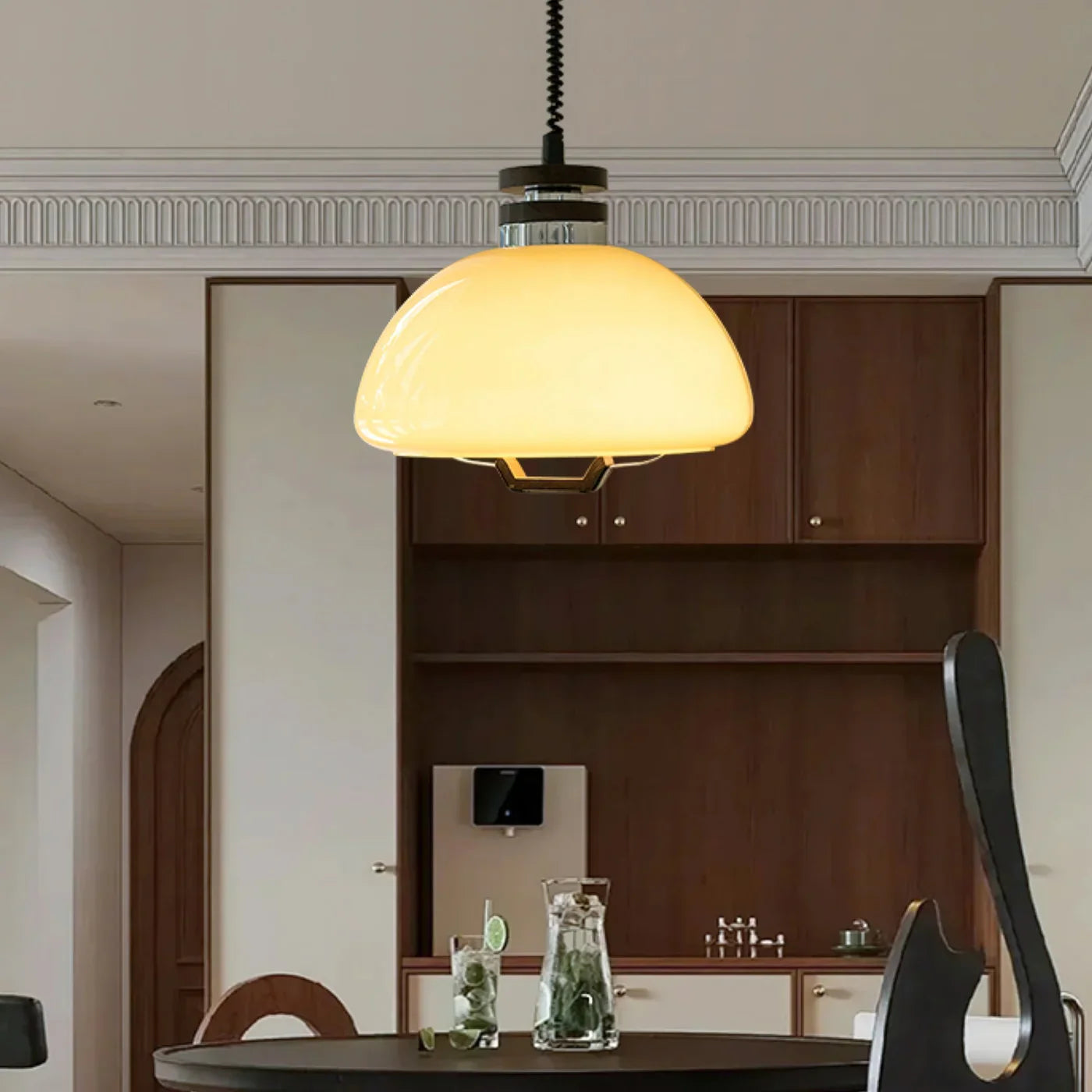 Wisząca Lampa Retro Bauhaus – Klasyczny Design w Nowoczesnym Wydaniu