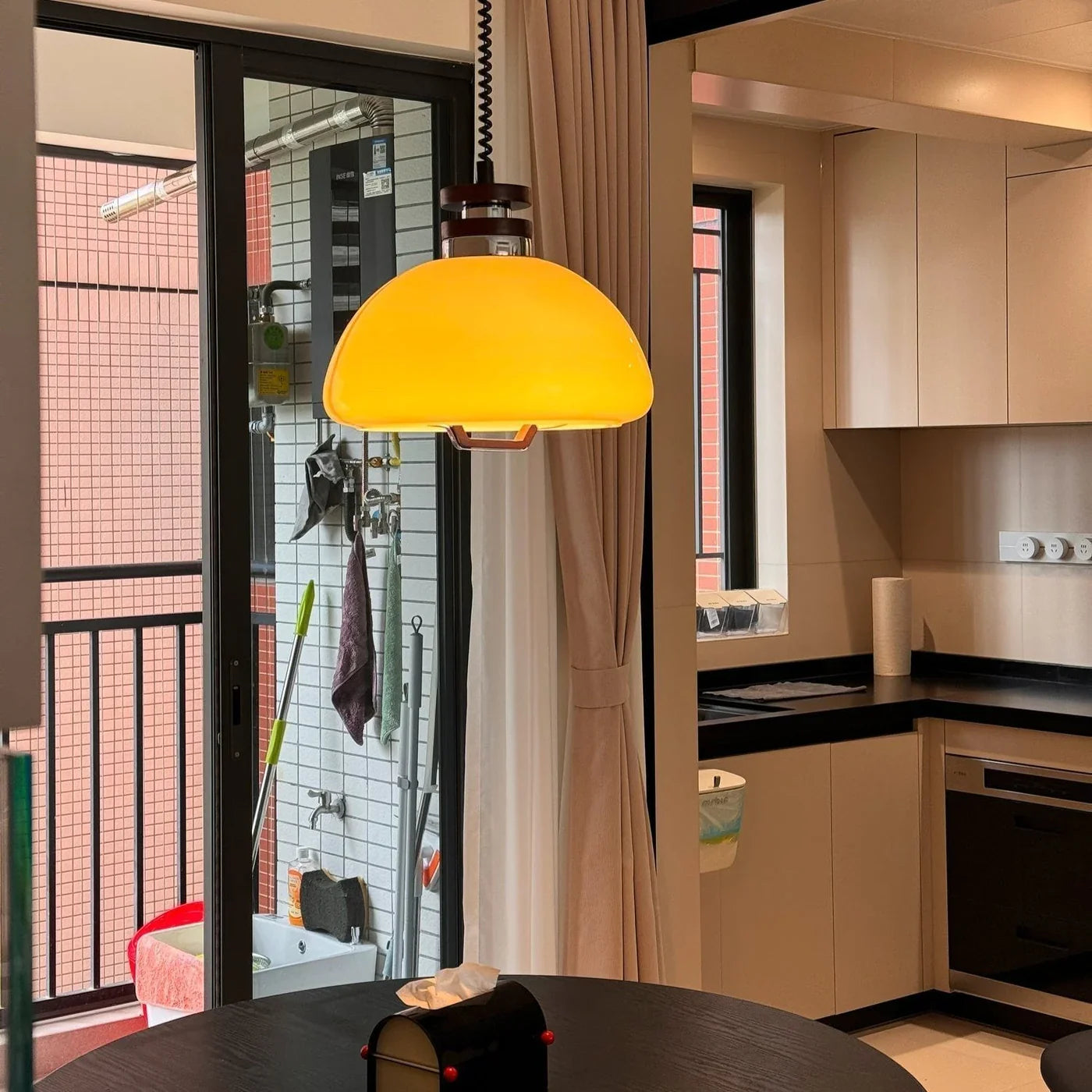 Wisząca Lampa Retro Bauhaus – Klasyczny Design w Nowoczesnym Wydaniu