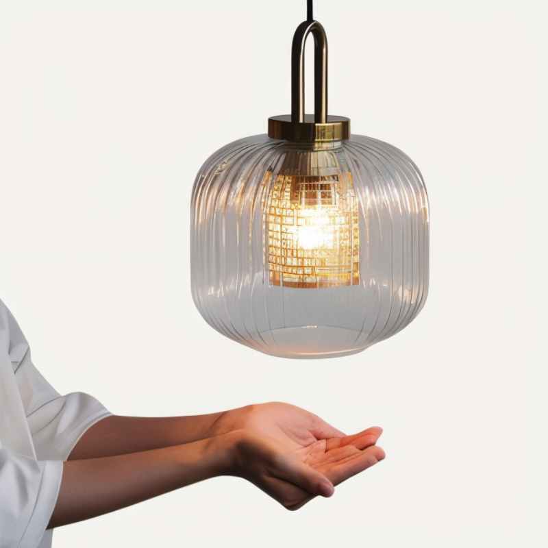 Nowoczesna lampa wisząca szklana z ryflowanym kloszem