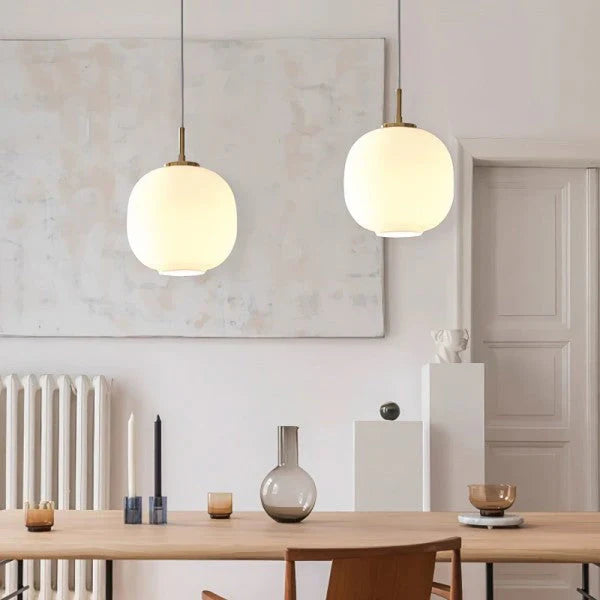 Szklana lampa wisząca LED – minimalistyczny klosz w stylu skandynawskim