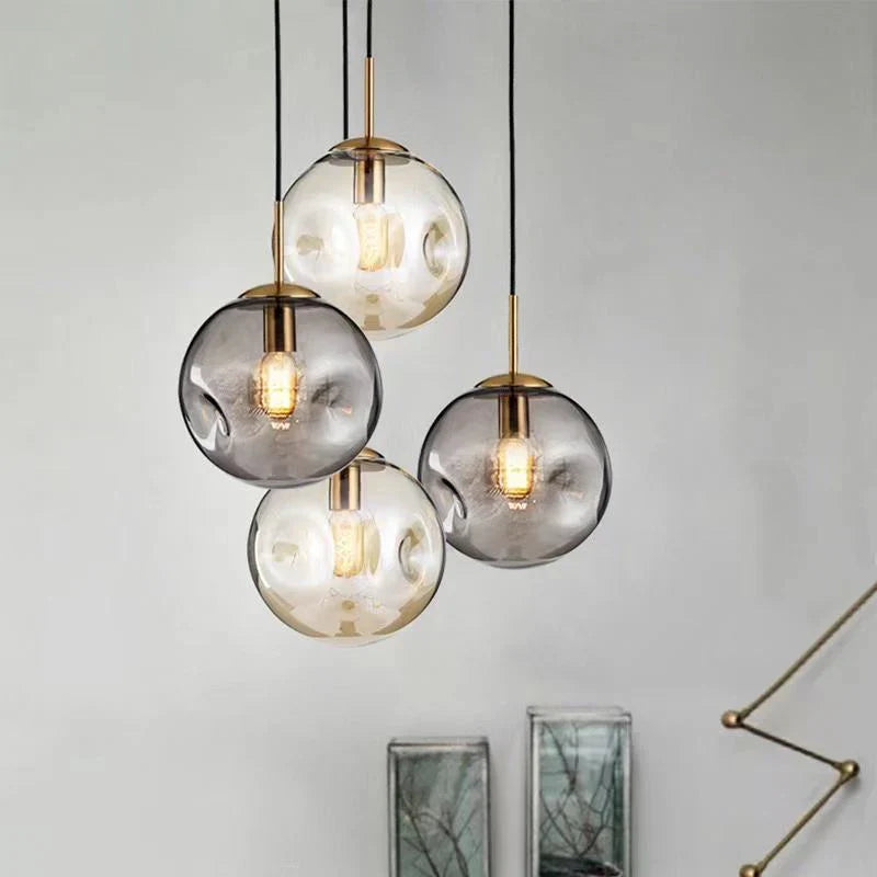 Designerska Lampa Wisząca z Kulistym Szklanym Kloszem