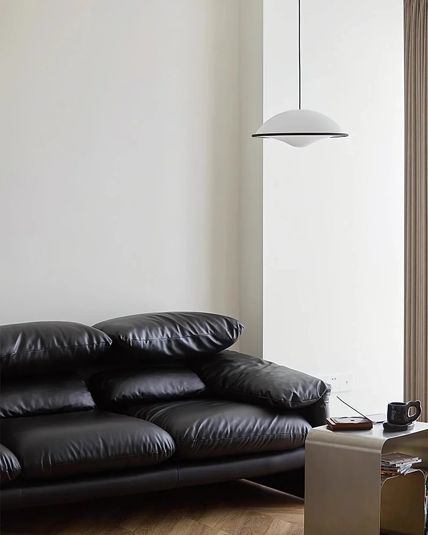 Nowoczesna Lampa Wisząca – Minimalistyczny Design z Owalnym Kloszem
