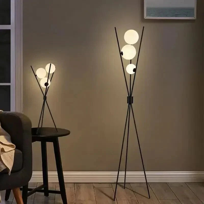 Designerska Lampa Stojąca LED z Kloszami w Kształcie Księżyca – Lampa Stołowa i Podłogowa na Trójnogu