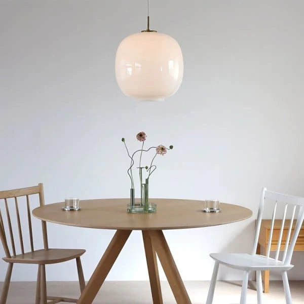 Szklana lampa wisząca LED – minimalistyczny klosz w stylu skandynawskim