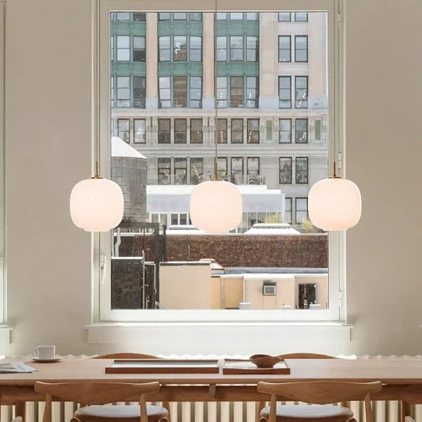 Szklana lampa wisząca LED – minimalistyczny klosz w stylu skandynawskim