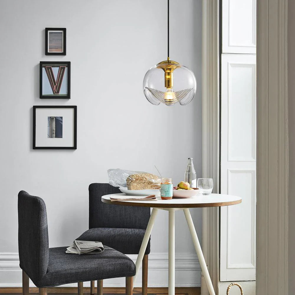 Szklana Lampa Wisząca – Elegancja w Artystycznej Formie