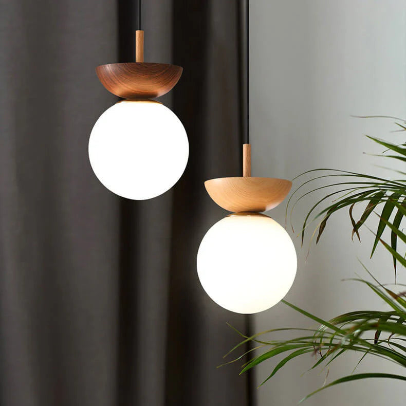 Nowoczesna lampa sufitowa w japońskim stylu  z drewnianą bazą – minimalistyczna kula