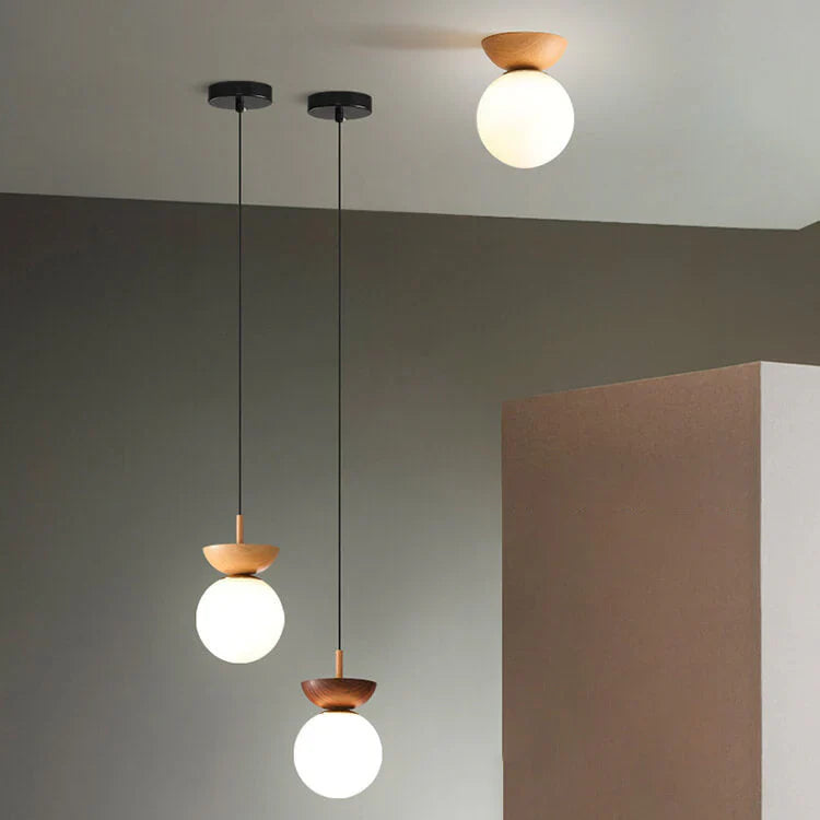 Nowoczesna lampa sufitowa w japońskim stylu  z drewnianą bazą – minimalistyczna kula