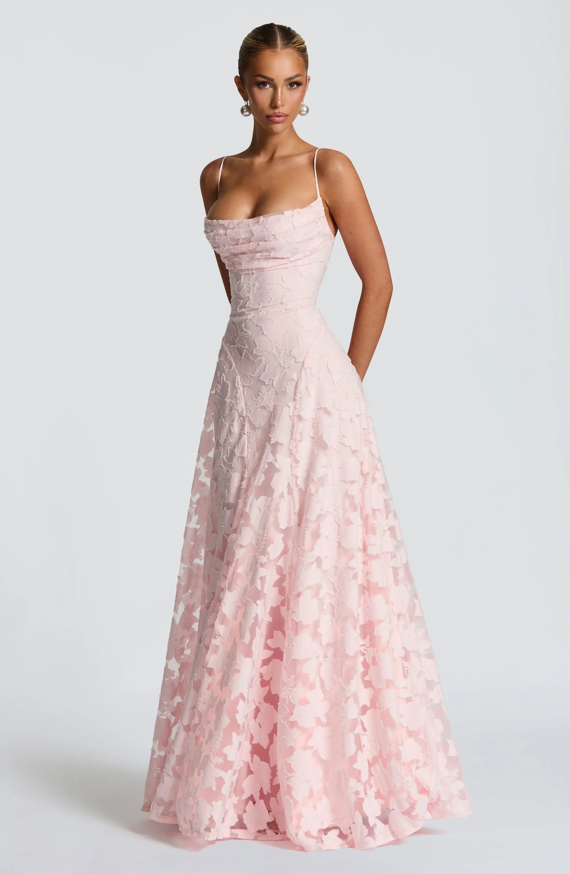 Elanora – Elegancka sukienka maxi