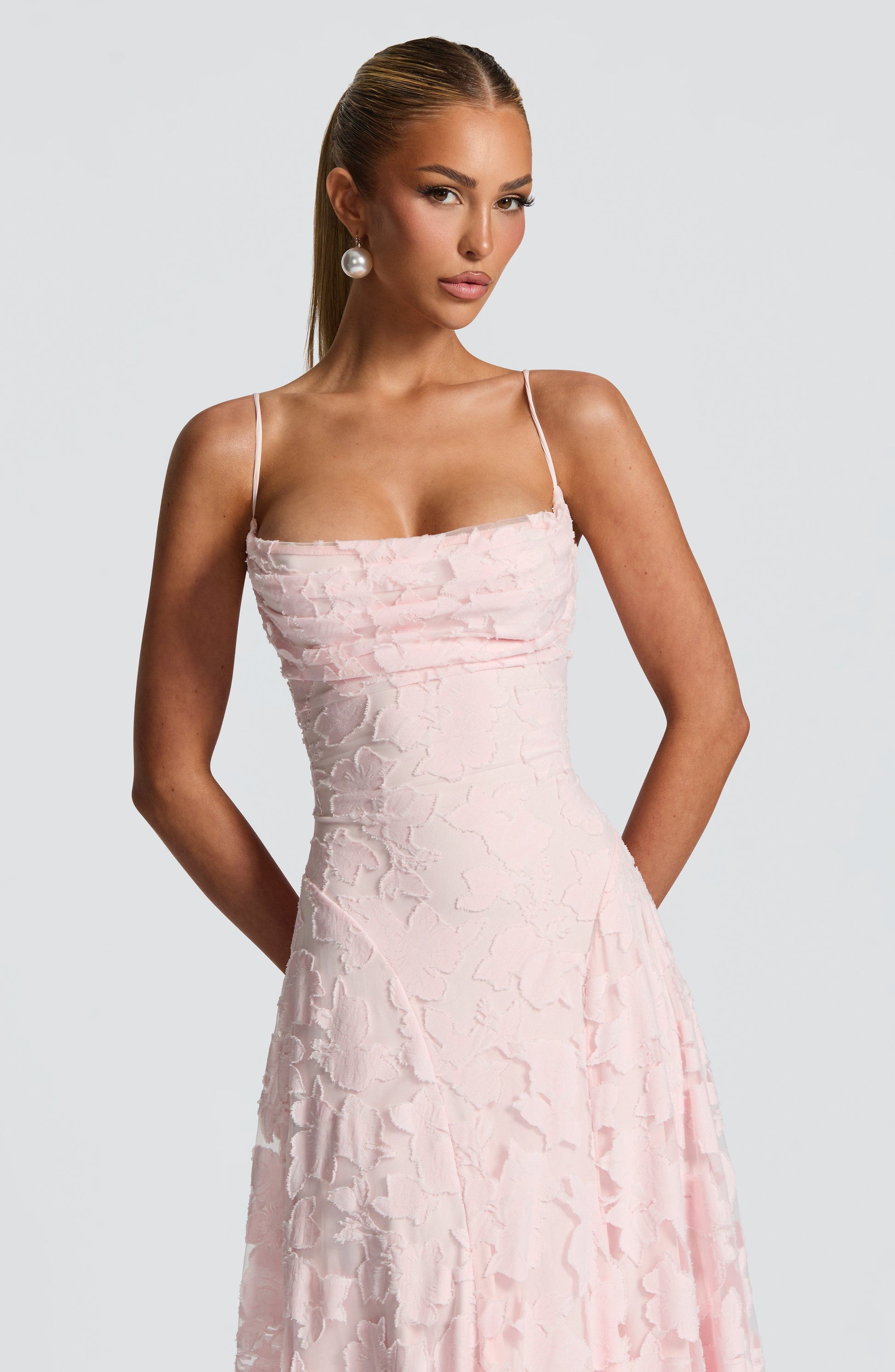 Elanora – Elegancka sukienka maxi