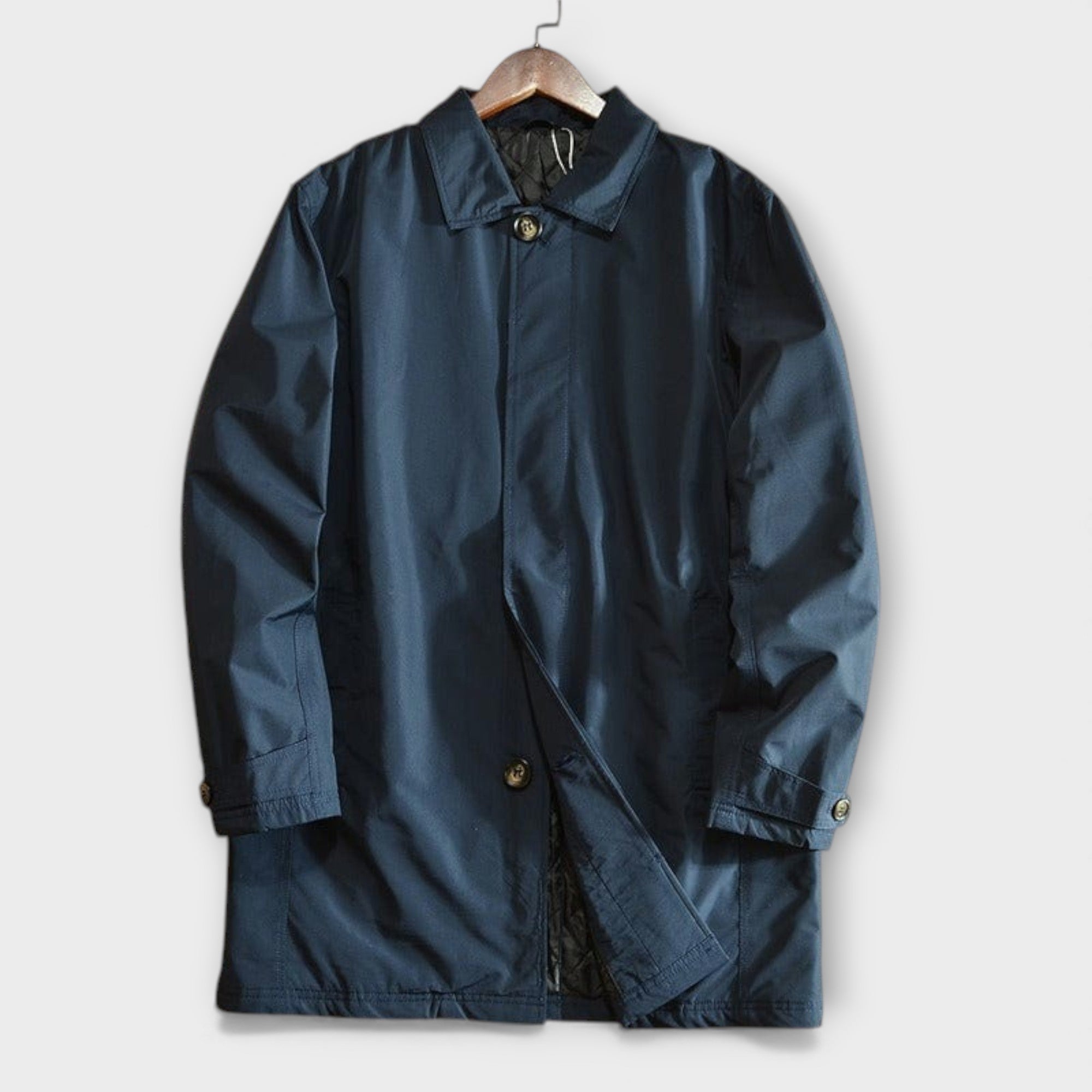 Novar – Wiatro i wodoodporny nadmorski płaszcz