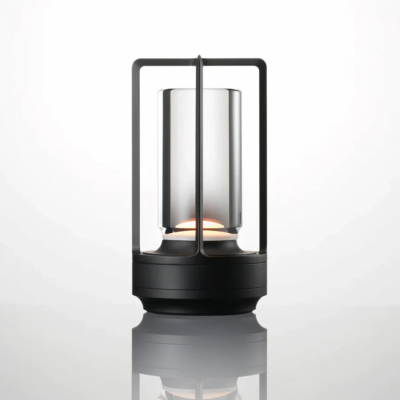 Nowoczesna lampa stołowa LED latarnia z dotykowym włącznikiem i elegancką metalową ramą