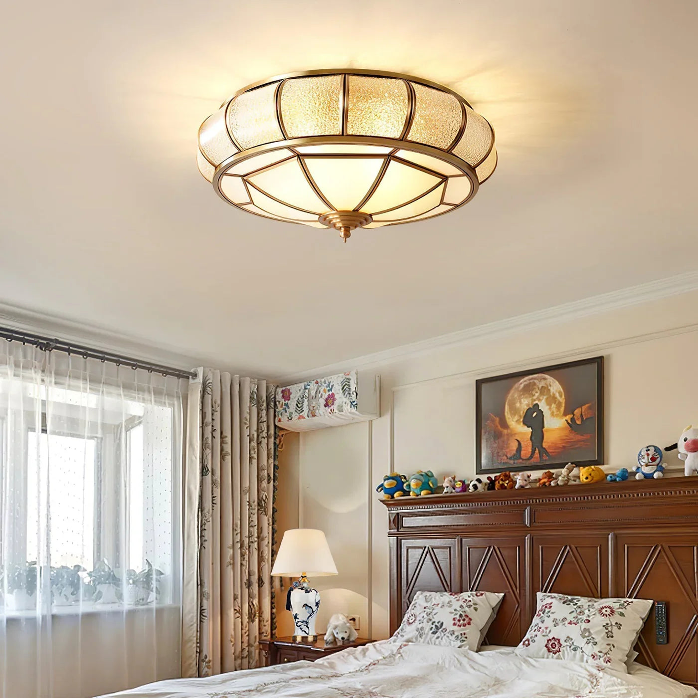 Klasyczna Lampa Sufitowa w Stylu Retro ze Szkłem i Mosiądzem