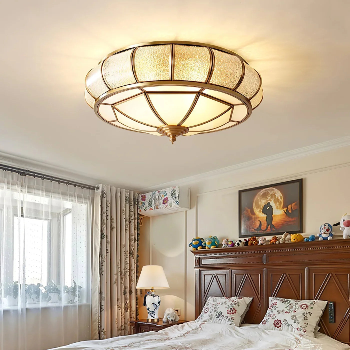 Klasyczna Lampa Sufitowa w Stylu Retro ze Szkłem i Mosiądzem