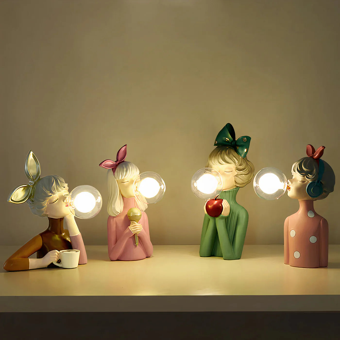 Dekoracyjna lampka LED „dziewczynka z balonem” – designerska figura do salonu i biura