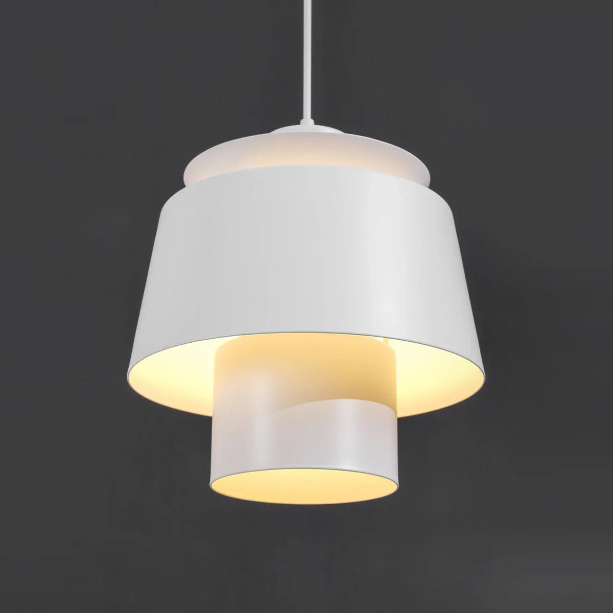 Nowoczesna lampa wisząca LED metalowy klosz designerskie oświetlenie do jadalni i salonu