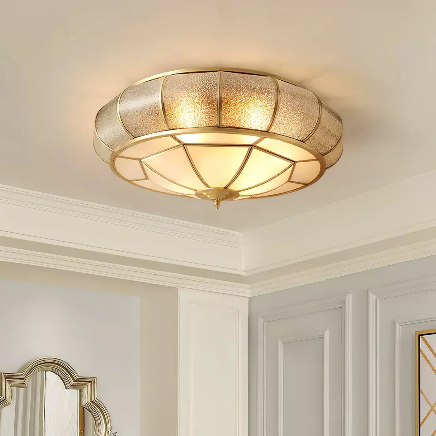 Klasyczna Lampa Sufitowa w Stylu Retro ze Szkłem i Mosiądzem