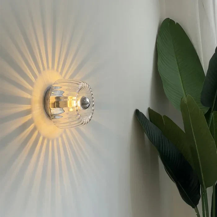 Elegancka lampa sufitowa szklana z kryształowym designem