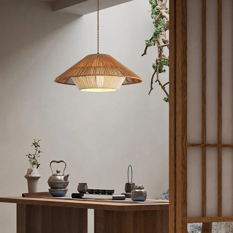 Lampa wisząca boho z rattanu pleciona w stylu japandi