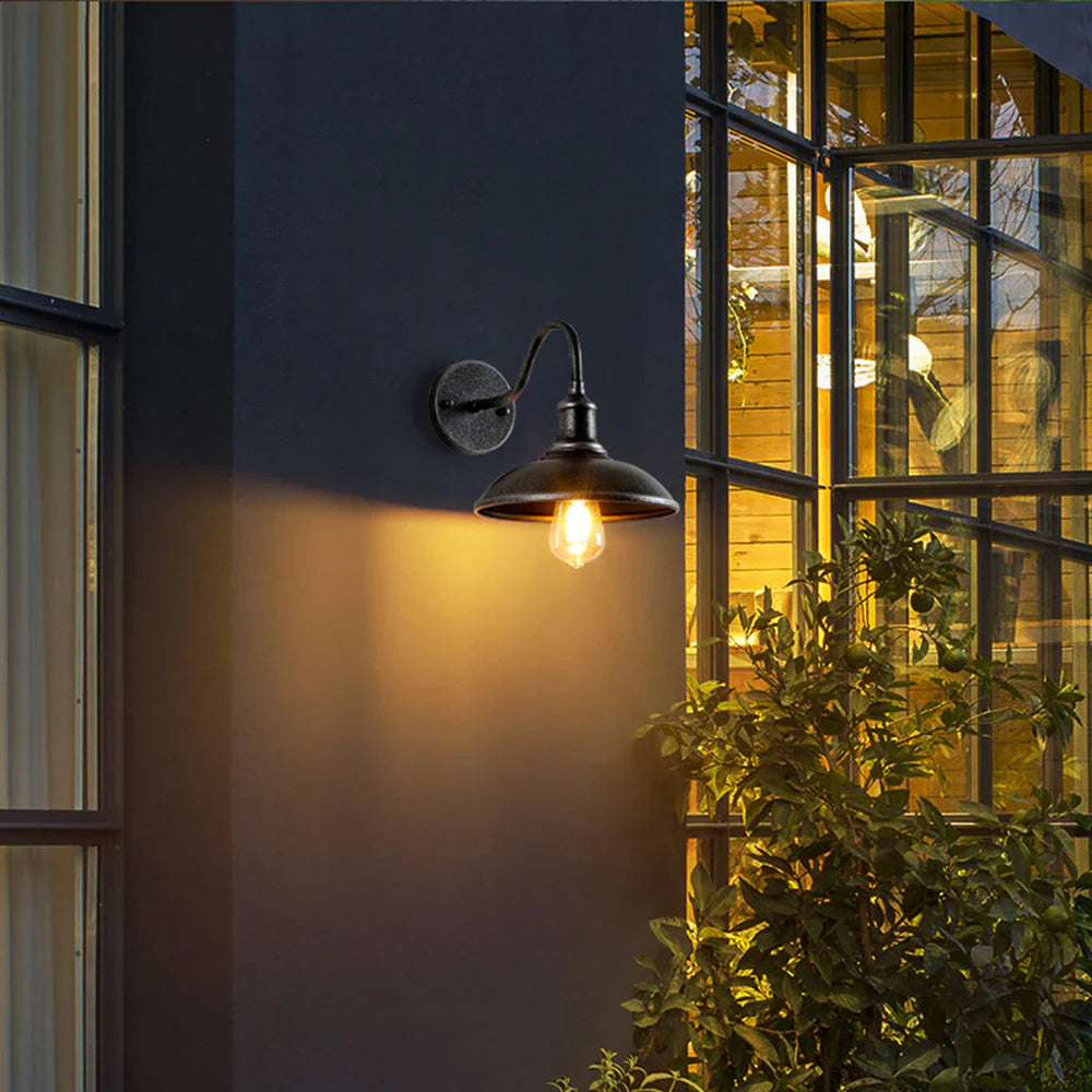 Industrialna lampa ścienna retro – kinkiet w stylu vintage