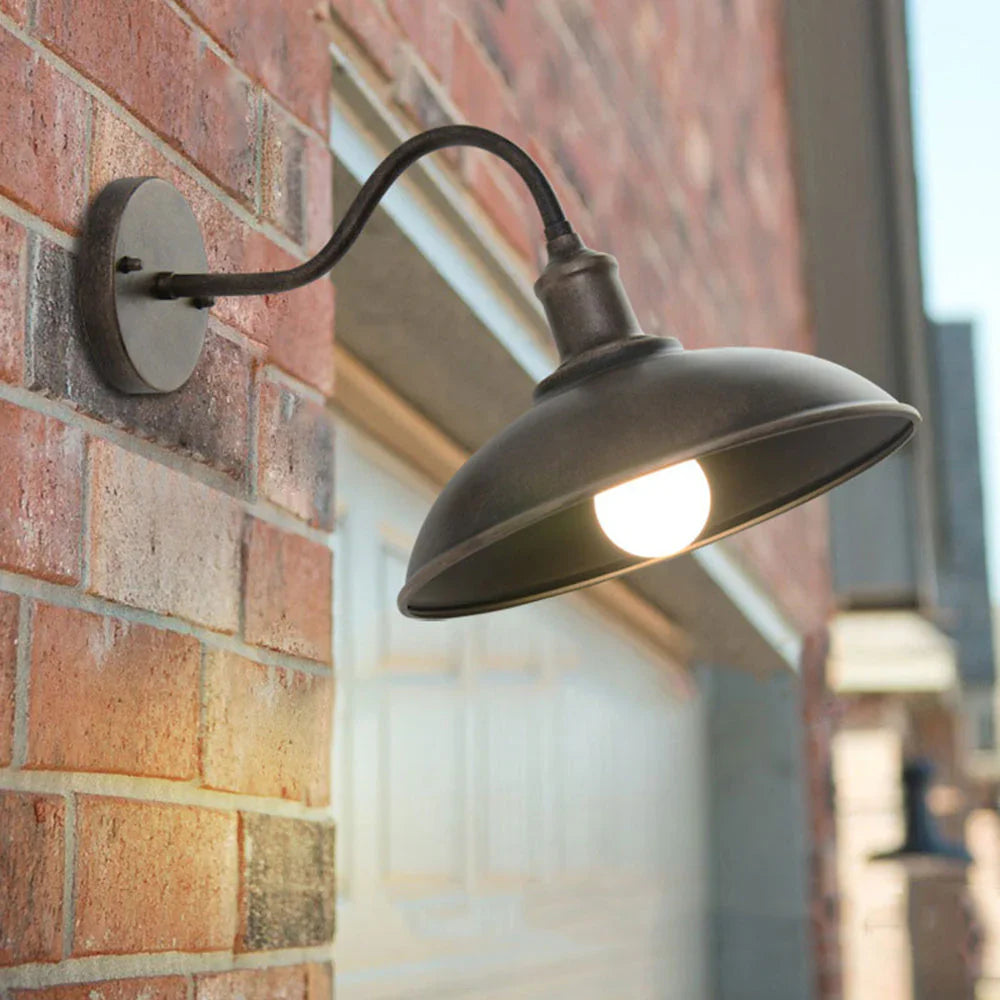 Industrialna lampa ścienna retro – kinkiet w stylu vintage