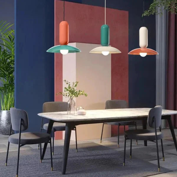 Kolorowa Lampa Wisząca w Stylu Retro-Nowoczesnym