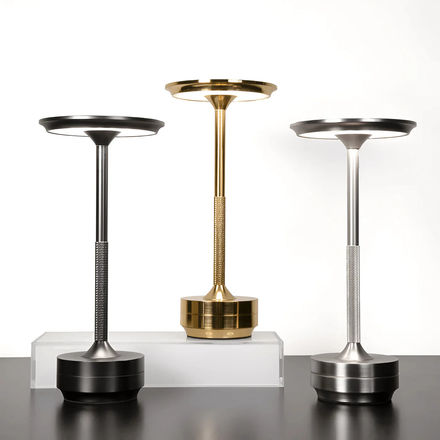 Elegancka lampka stołowa LED – metalowa, ładowana USB, nowoczesny design