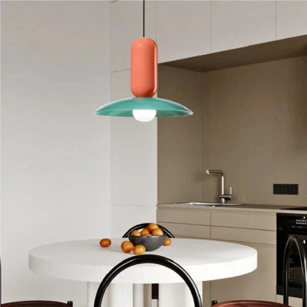 Kolorowa Lampa Wisząca w Stylu Retro-Nowoczesnym