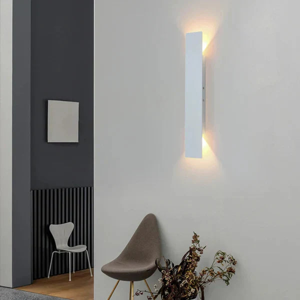 Nowoczesna Zewnętrzna Lampa Elewacyjna – Kinkiet LED Góra/Dół, Wodoodporny, Pionowy Design