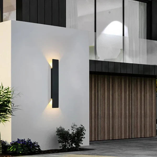 Nowoczesna Zewnętrzna Lampa Elewacyjna – Kinkiet LED Góra/Dół, Wodoodporny, Pionowy Design