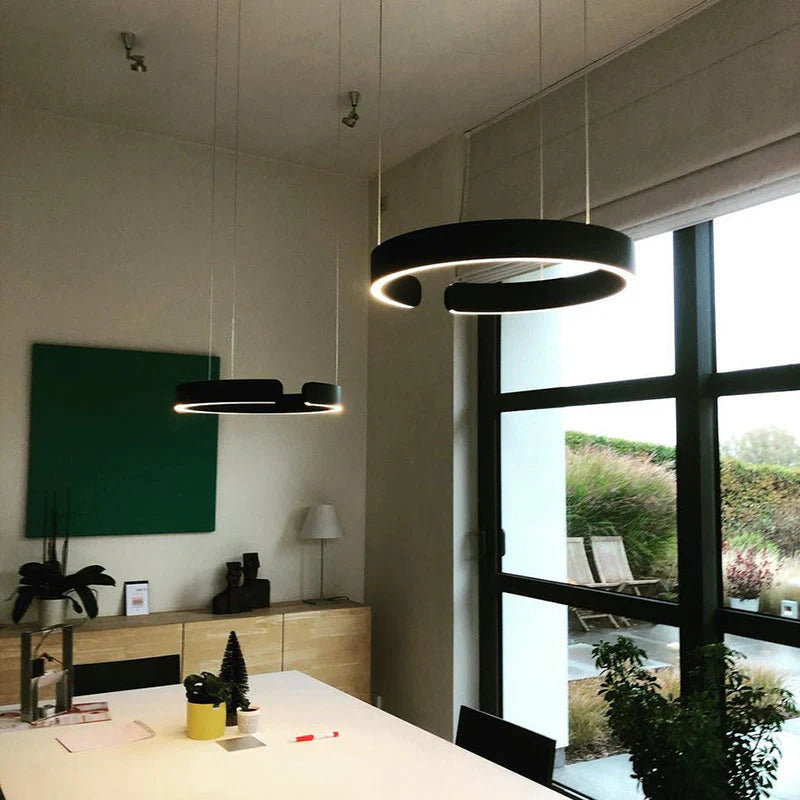 Nowoczesny żyrandol LED w kształcie pierścienia – elegancka okrągła lampa sufitowa