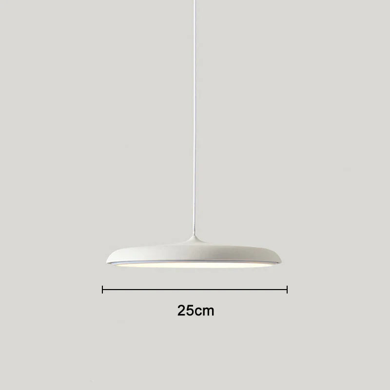Nowoczesna lampa wisząca LED – ultracienki klosz, designerskie oświetlenie sufitowe do salonu lub jadalni