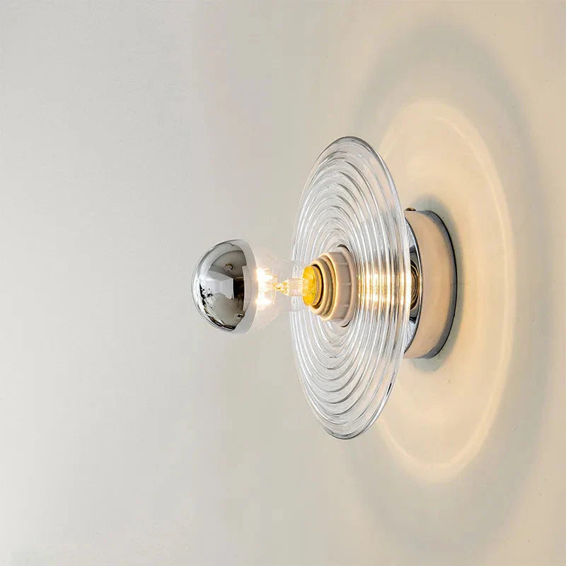 Nowoczesna Lampa Ścienna ze Szklanym Kloszem