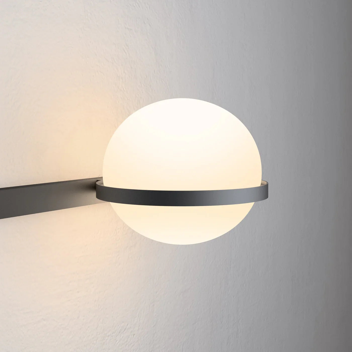 Nowoczesna Kinkietowa Lampa Ścienna z Kulkami LED i Doniczką