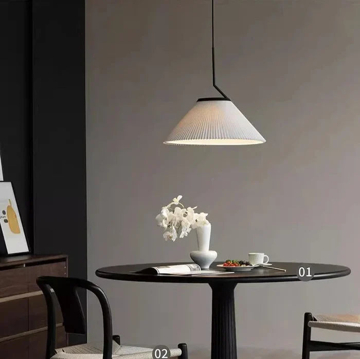 Minimalistyczna Lampa Wisząca z Tkaninowym Kloszem