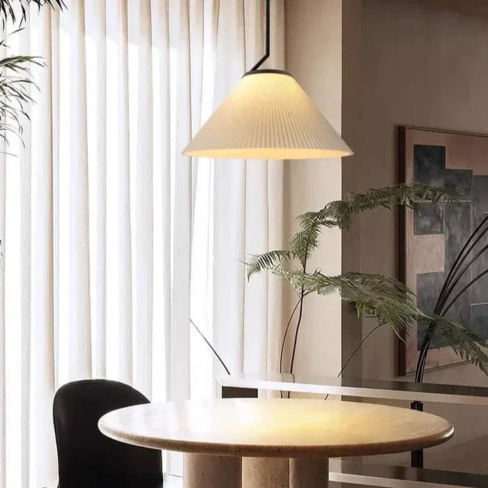 Minimalistyczna Lampa Wisząca z Tkaninowym Kloszem