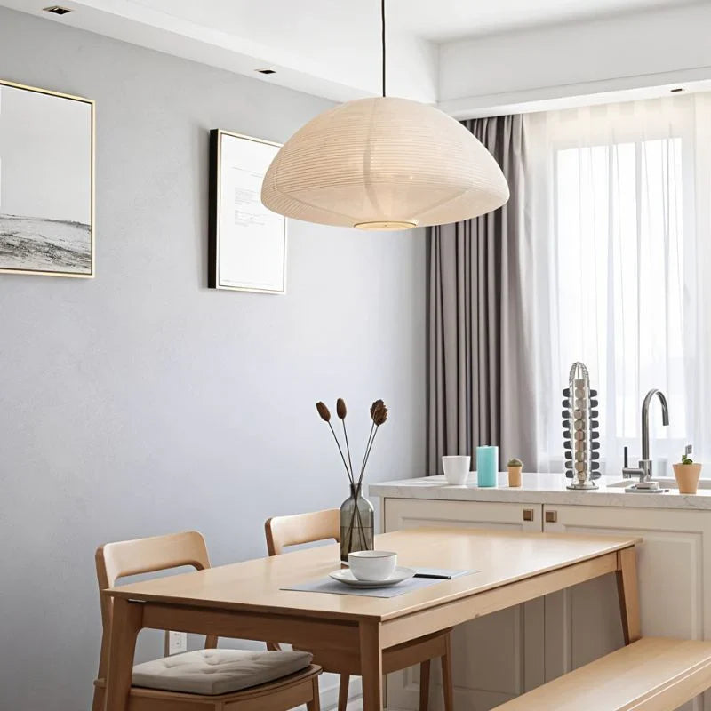 Nowoczesna Lampa Wisząca z Papieru z Delikatnym Prążkowaniem  – Minimalistyczna Elegancja