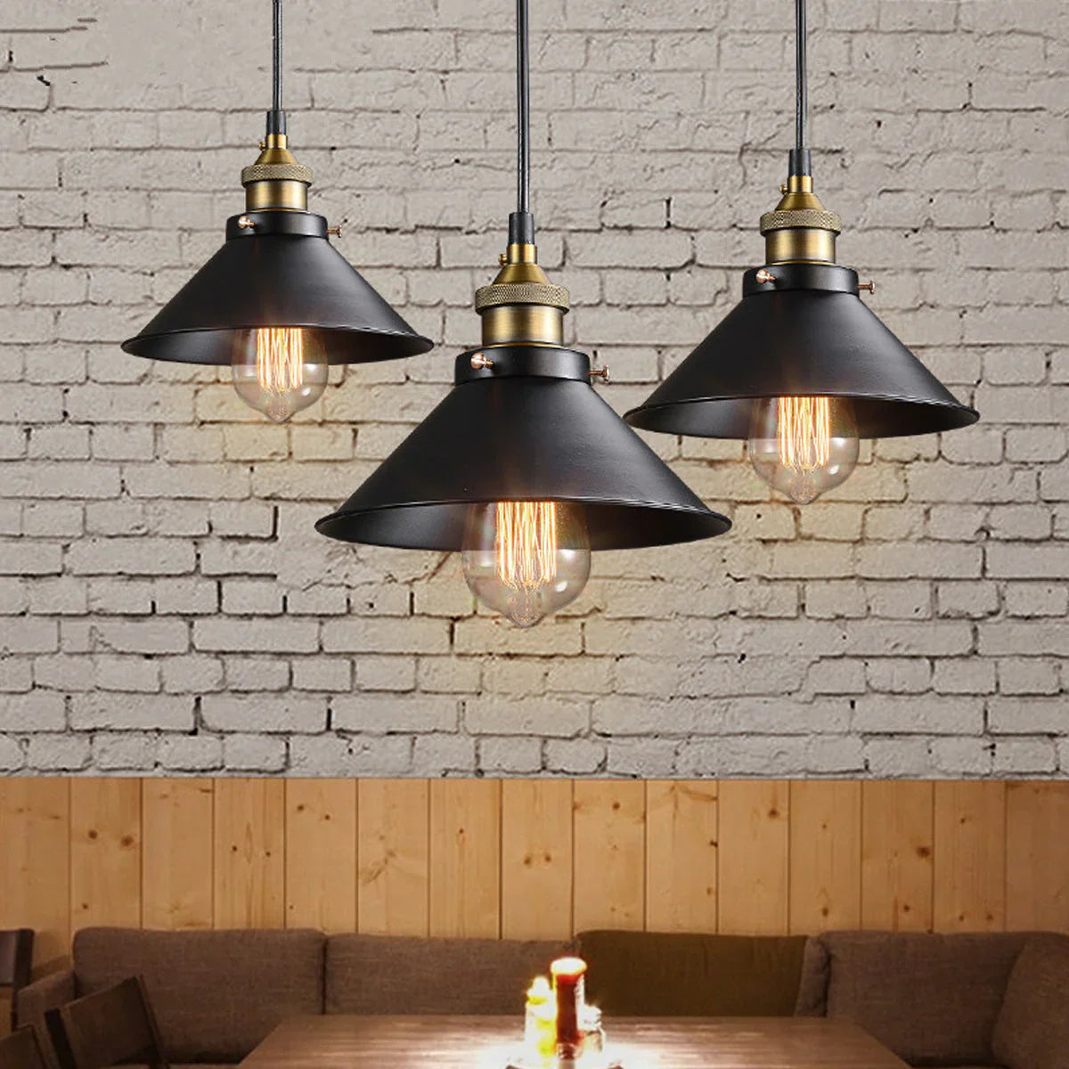 Industrialna Lampa Wisząca z Metalowym Kloszem