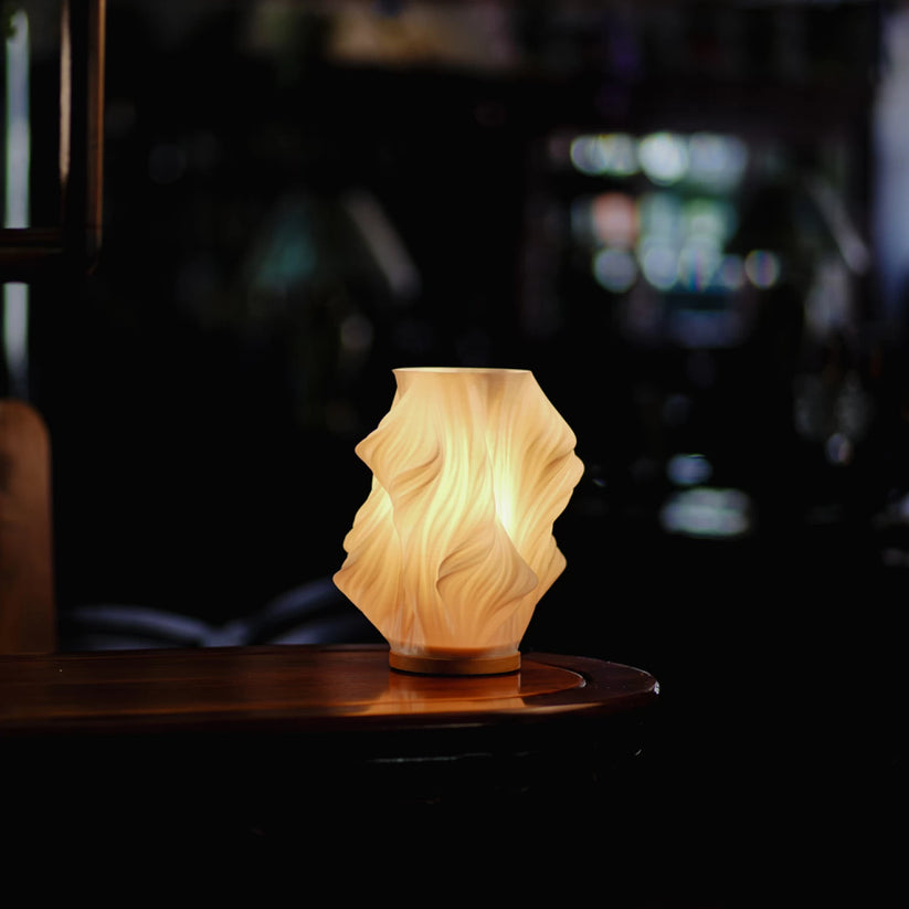 Designerska lampa stołowa LED o spiralnym kształcie