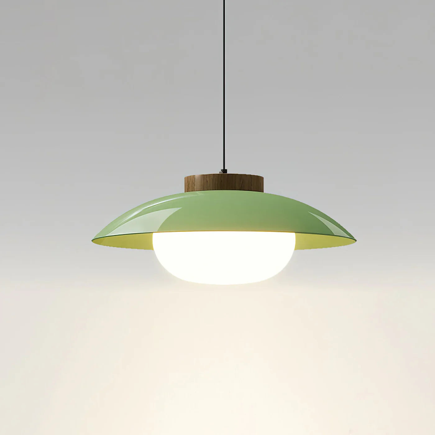 Nowoczesna Szklana Lampa Wisząca – Minimalistyczny Design z Drewnianym Akcentem