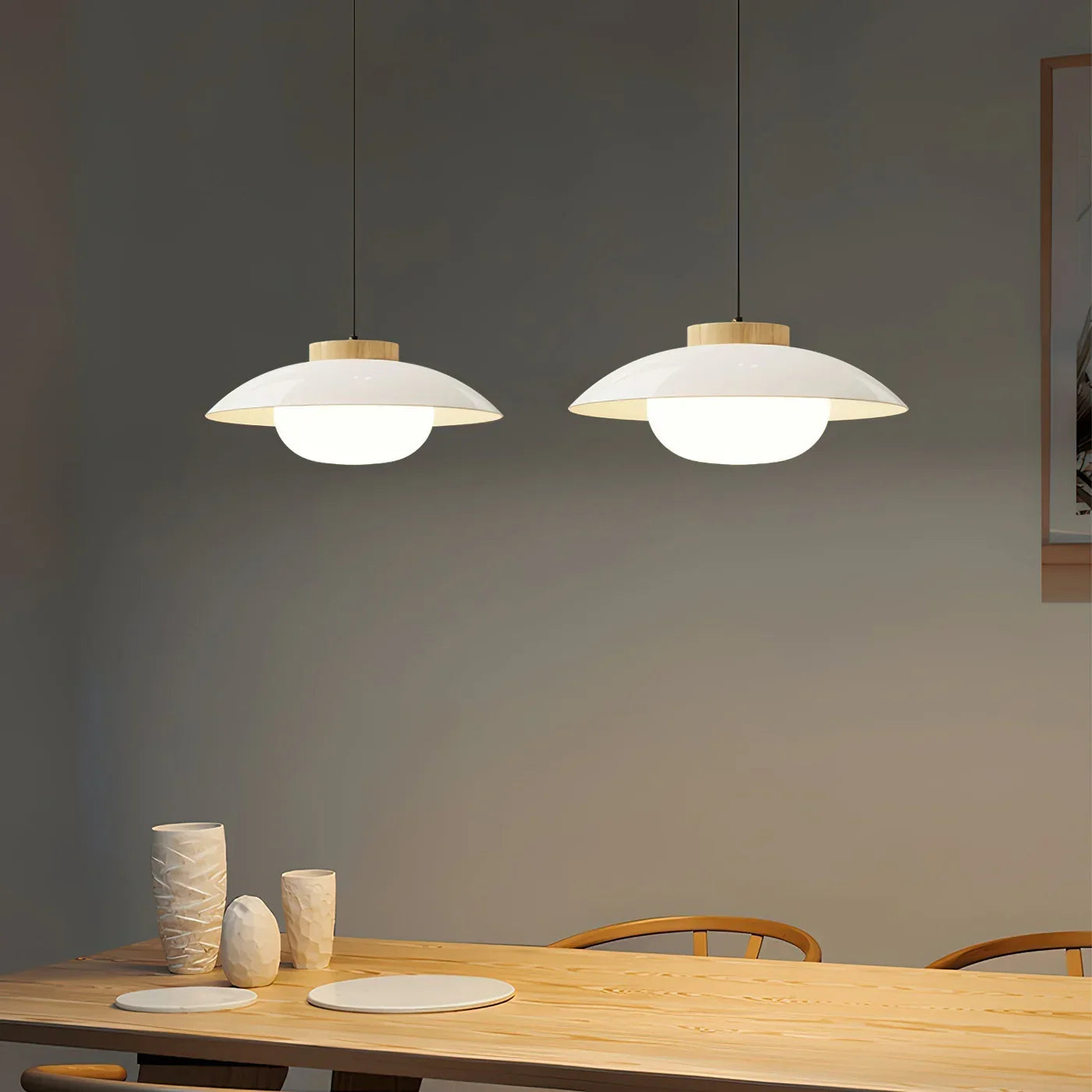 Nowoczesna Szklana Lampa Wisząca – Minimalistyczny Design z Drewnianym Akcentem