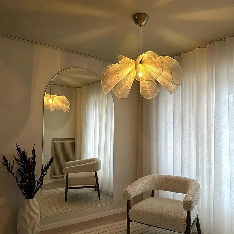 Lampa wisząca kwiatowa – nowoczesny design w stylu boho