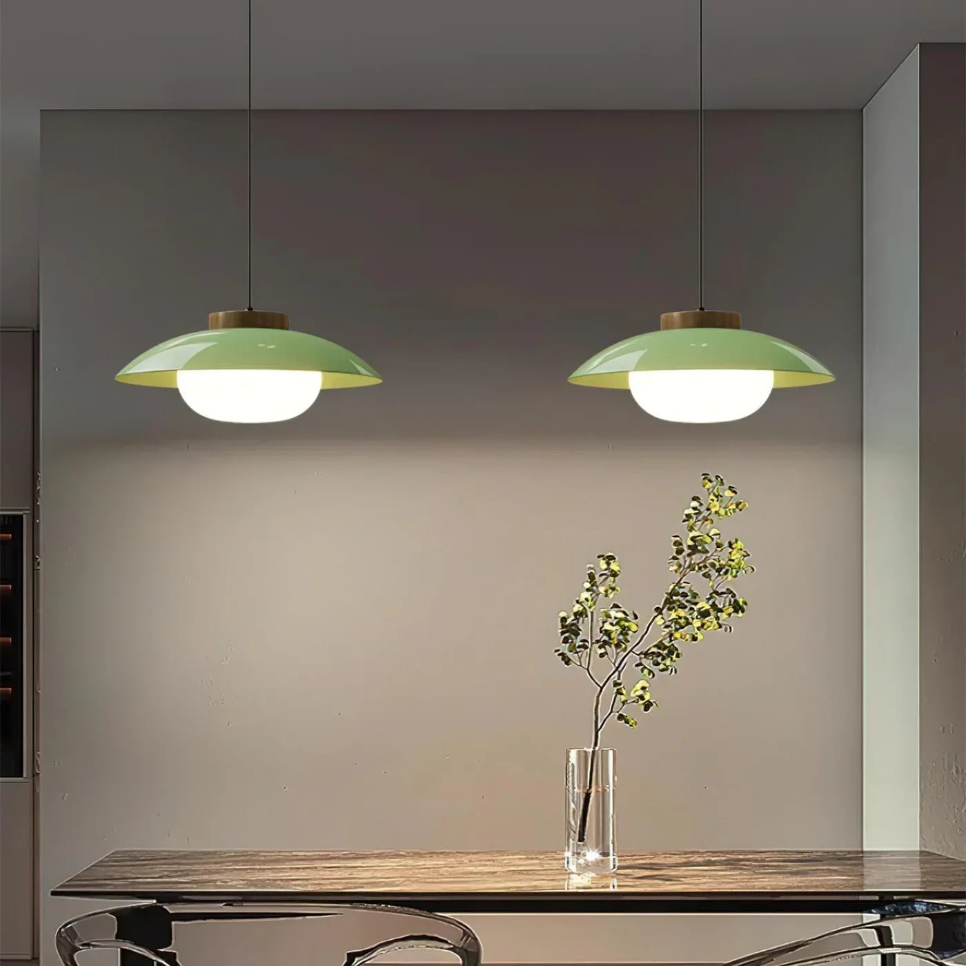 Nowoczesna Szklana Lampa Wisząca – Minimalistyczny Design z Drewnianym Akcentem