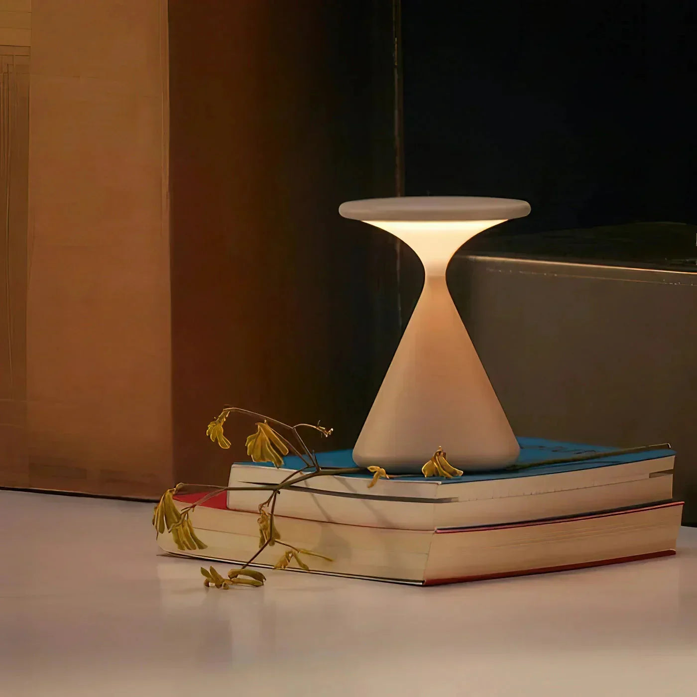 Lampa stołowa LED ładowalna z efektem lewitacji – nowoczesna, wodoodporna