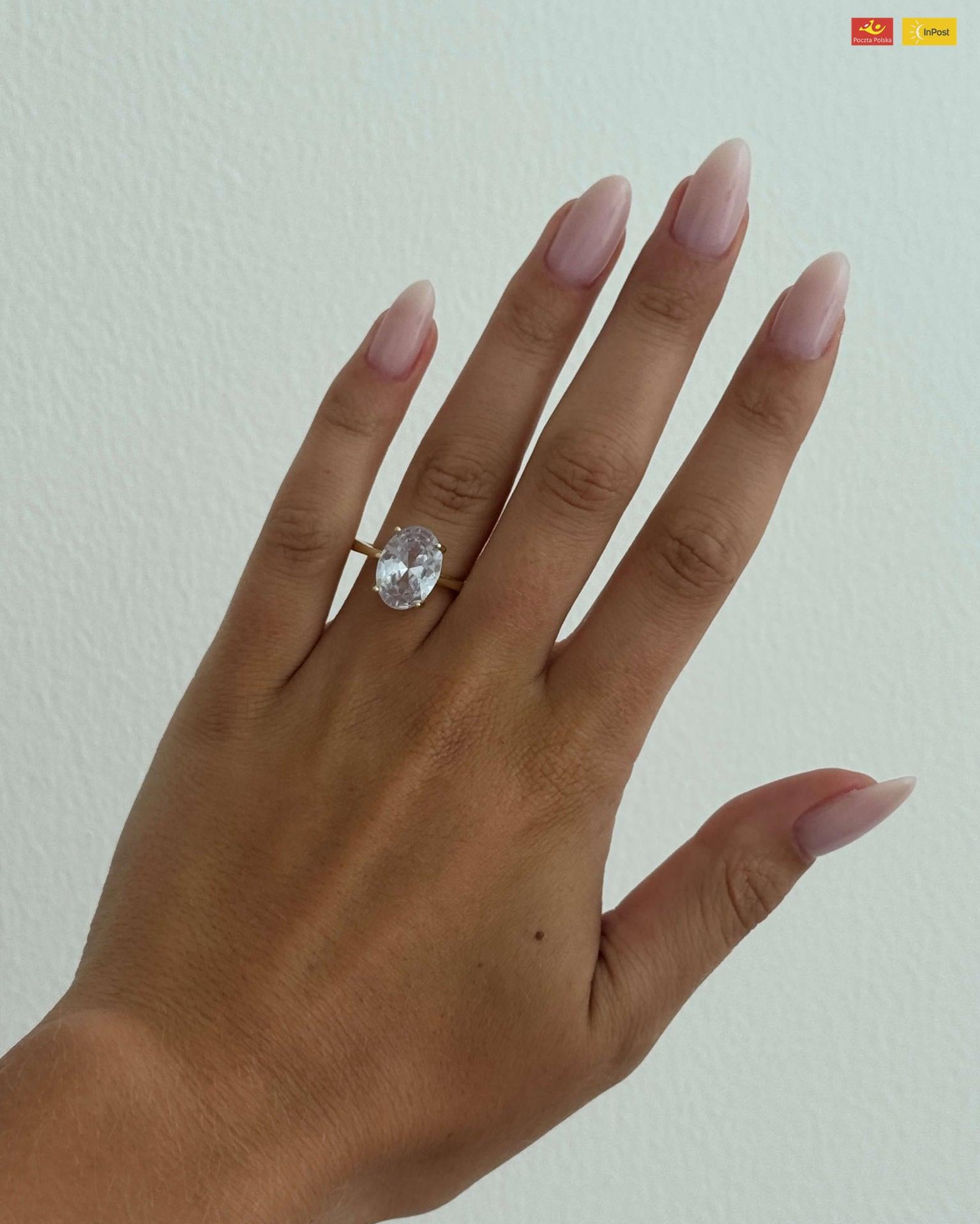 Pierścionek z owalnym cyrkonem Avianna