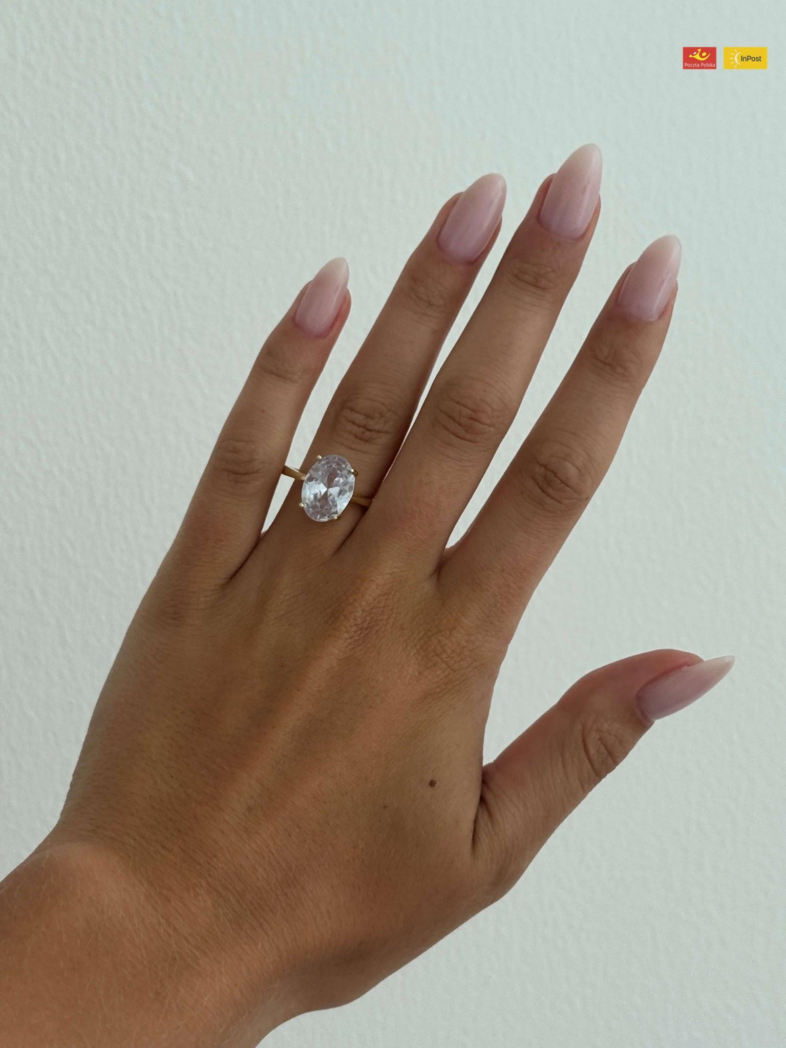 Pierścionek z owalnym cyrkonem Avianna